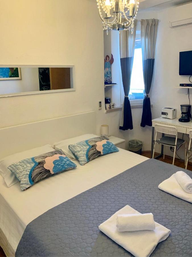 Apartment And Room Sveti Jakov Dubrovnik Eksteriør billede